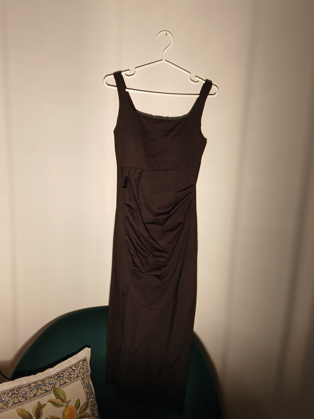 Classic Black Sleeveless Ruched Midi Dress